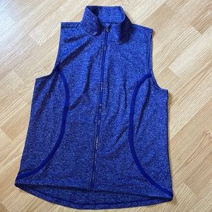 Women’s under armour vest zip up size large. Purple heathered color